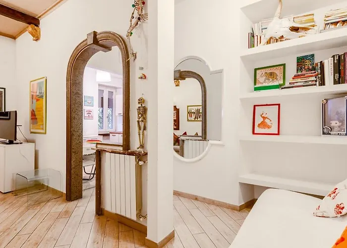 Apartment Artistic Colorful Vatican Museums